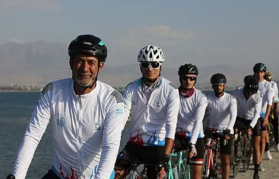 Van Gölü Canavarları bisiklet takımı yarışlara hazırlanıyor