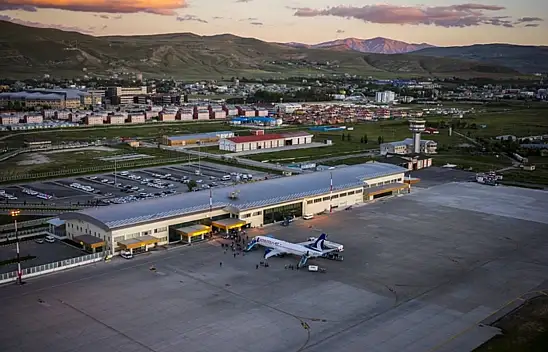 Van'ın uçak krizi büyüyor!