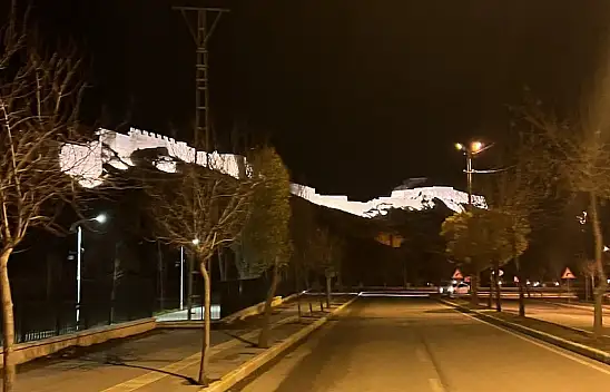 Van Kalesi ışıklandırıldı!