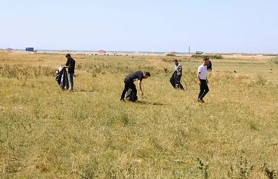 Van Kalesi ve Akköprü Deresi'nde Temizlik Yapıldı