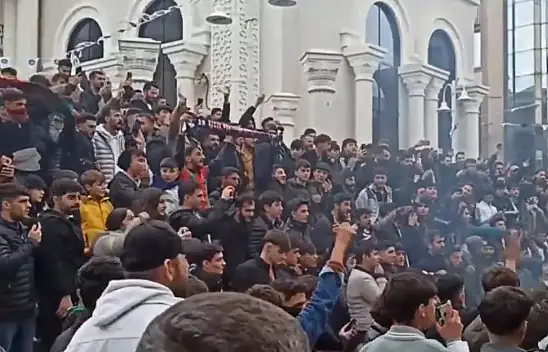 Van Spor taraftarı sokağa döküldü