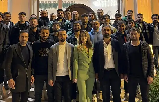 Vangölüspor yönetimi ve futbolcuları yemekte buluştu