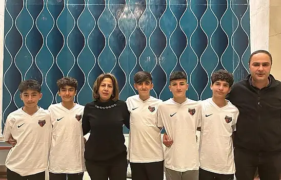 Vanlı 5 futbolcu milli takım yolunda