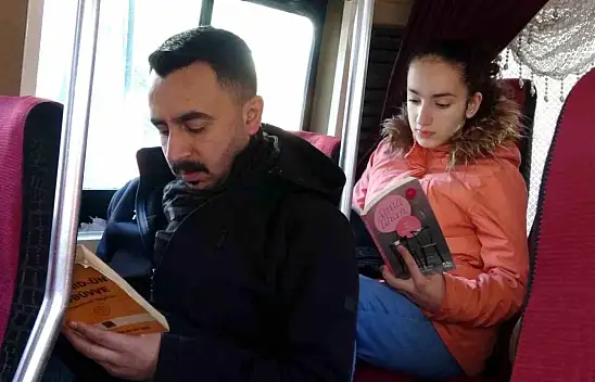 Vanlı minibüs şoföründen örnek davranış