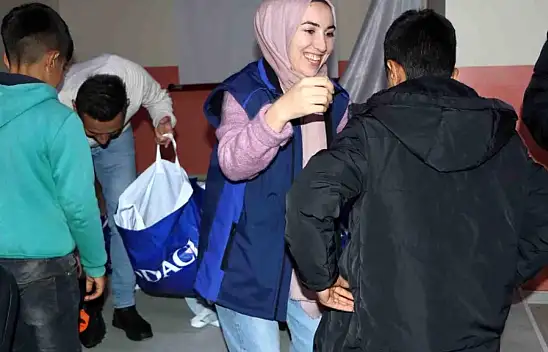 VEDAŞ'tan öğrencilere kışlık giyecek desteği