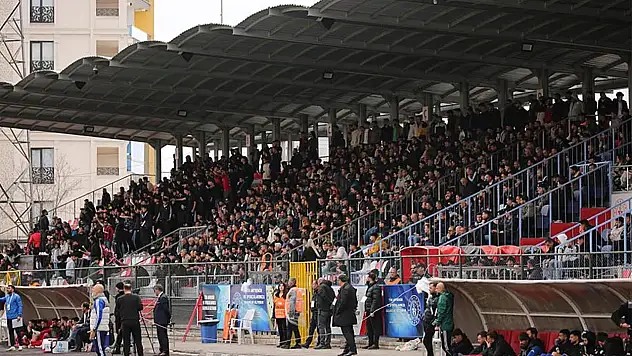 AK Parti Van İl Başkanı Arvas'tan taraftarlara otobüs desteği