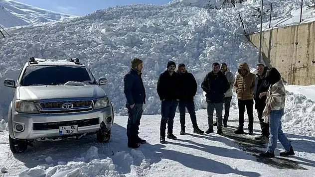 Çatak'ta TOKİ bölgesine peş peşe iki çığ: Vatandaşlar kalıcı çözüm istiyor
