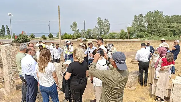 Gazeteciler Van'ın tarihi ve kültürel alanlarını gezdi