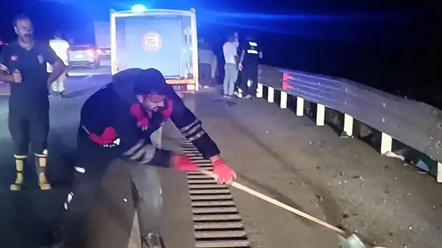 Gürpınar'da otomobil takla attı: 4 yaralı