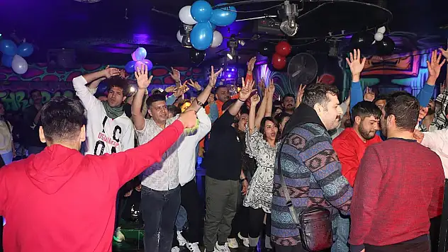 İranlı turistler yeni yıla Van'da girdi