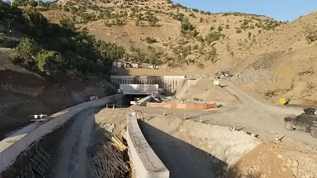 Şırnak-Van yolunda çalışmalar hızlandı