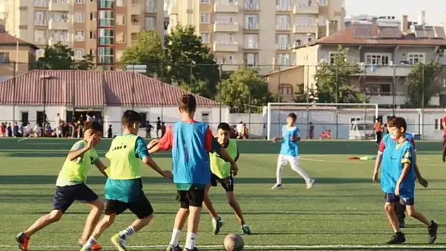 Van Büyükşehir Futbol Kulübü futbolcu seçmeleri yapacak!