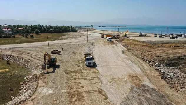 Van Büyükşehir, sahil yolunda sona geldi