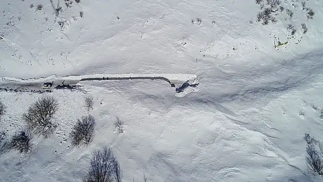 Van-Çatak kara yolu 4 gündür ulaşıma kapalı