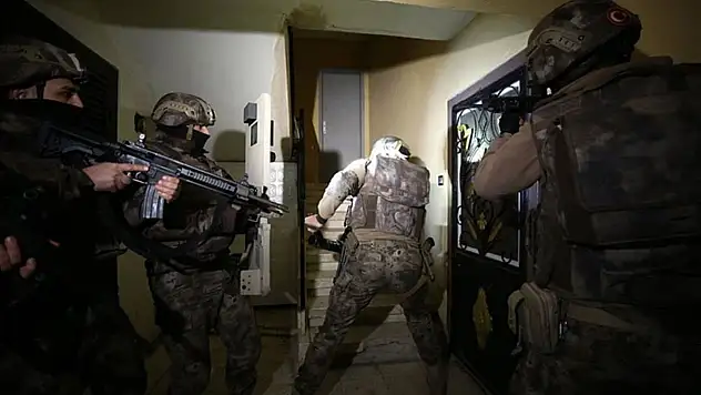 Van'da 'tefecilik' operasyonu: 8 gözaltı