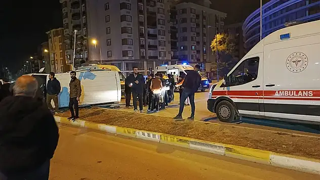 Van'da trafik kazası: 2 araç çarpıştı