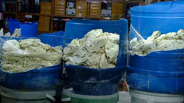 Van'ın vazgeçilmez lezzeti otlu peynirde büyük tehlike!