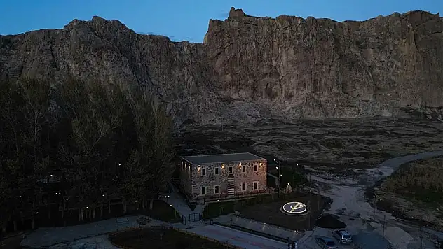 Van tarihi camisi cemaatiyle buluştu