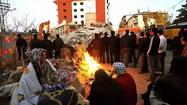 Yıkıcı Van depreminin üzerinden 14 yıl geçti!