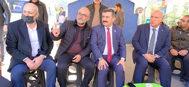 Bursa Milletvekili Türkoğlu'ndan Vanlı işçilere ziyaret