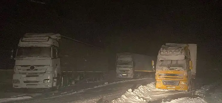 Van- Ağrı karayolu trafiğe kapatıldı