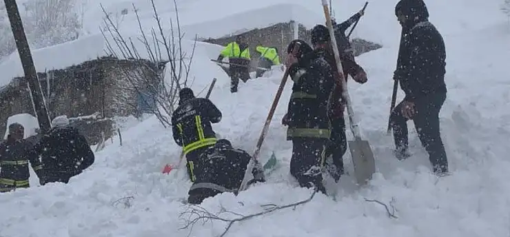 Van Çatak'ta çığ paniği: Vali Balcı'dan son durum açıklaması