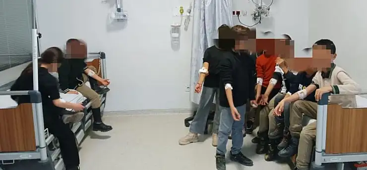 Van'da 23 öğrenci hastaneye kaldırıldı