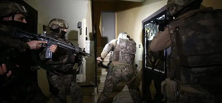 Van'da 'tefecilik' operasyonu: 8 gözaltı