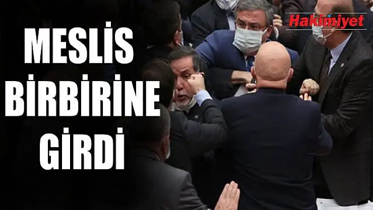 Milletvekilleri mecliste yumruklu kavgaya tutuştu