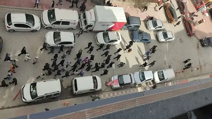 HDP'den sessiz bir yürüyüş!