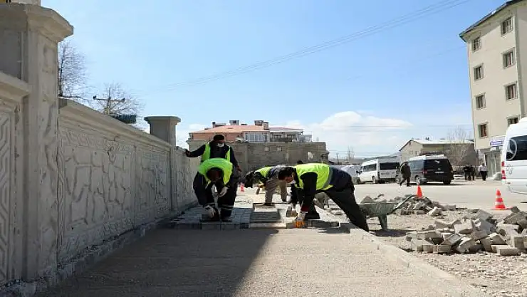 Van Büyükşehir Belediyesi Kavşak Çalışmalarına Başladı
