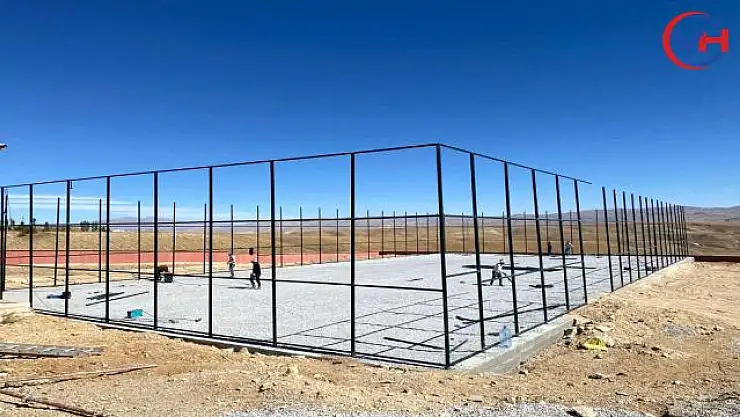 Başkale'de 5 semt sahası yapılıyor