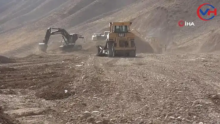 Türkiye'nin en güzel bisiklet yolu Van Gölü sahilinde yapılıyor