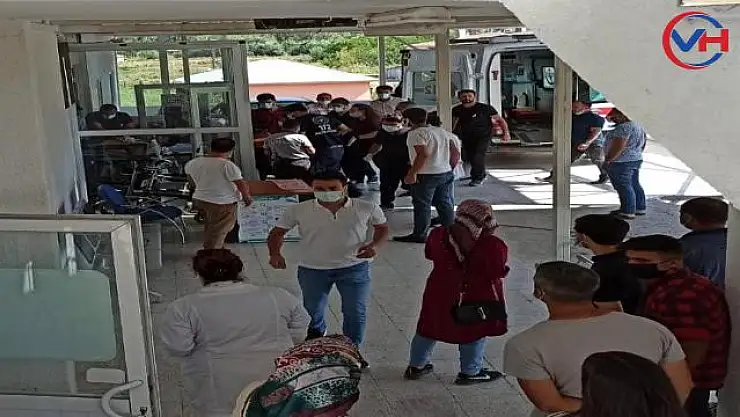 Van Gölü'ne giren genç boğulmaktan son anda kurtuldu