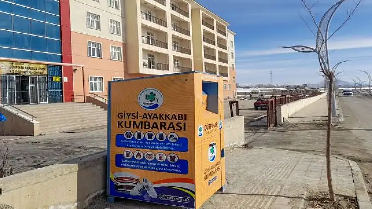 Gürpınar Belediyesi giysi ve ayakkabı toplama kumbarasını hayata geçirdi
