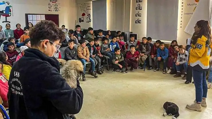 Van'da çocuklara hayvan sevgisi aşılanıyor