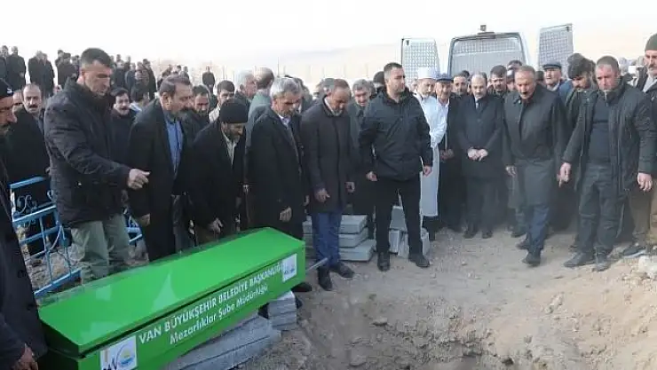 Van'da elektrik akımına kapılan Arslan toprağa verildi