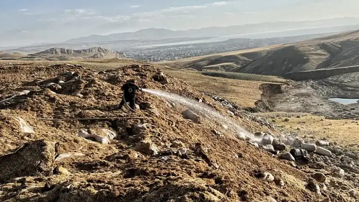 İpekyolu ilçesindeki yangın sonrası temizlik çalışmaları sürüyor