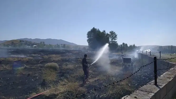 Van'da iki mahallede mezarlık yangını!