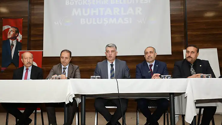 Abdulahat Arvas mahalle muhtarları ile bir araya geldi