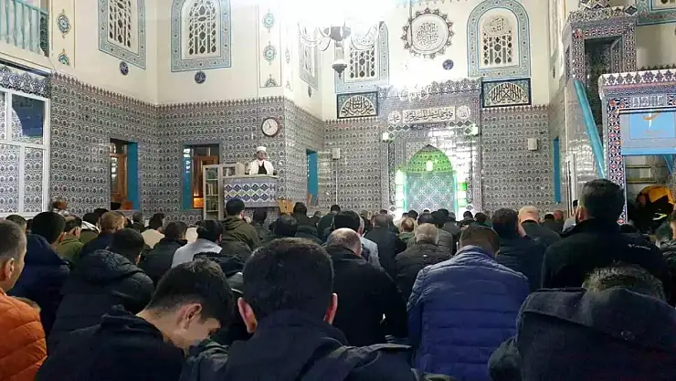 Başkale'de Kadir Gecesi idrak edildi