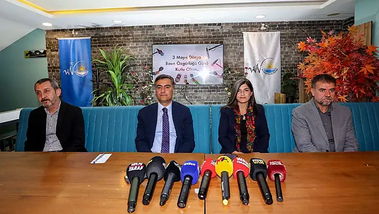 Büyükşehir Belediyesi gazetecileri ağırladı