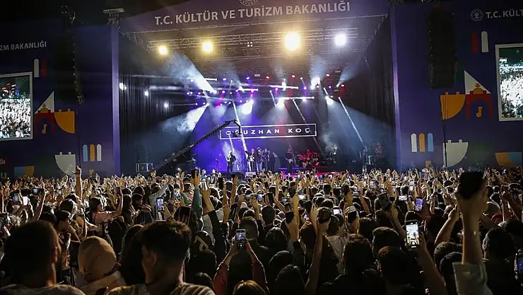 Geri sayım başladı! Ünlü sanatçılar Van'a geliyor