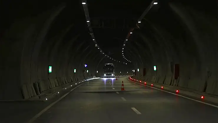 Hakkari-Van kara yolu tünellerle güvende!