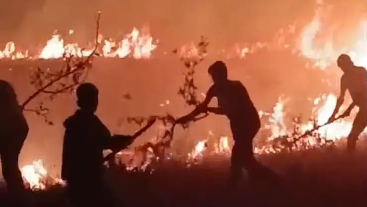 Hakkari-Van Sınırında Korkutan Yangın