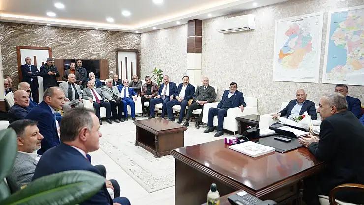 MHP heyetinden AK Parti'ye hayırlı olsun ziyareti