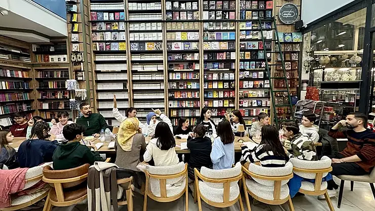 Öğretmenler 'kitap tahlili' ile öğrencilere okuma alışkanlığı kazandırıyor