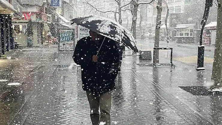 Tahminler değişti: Van'da bu gece yağışlar başlıyor