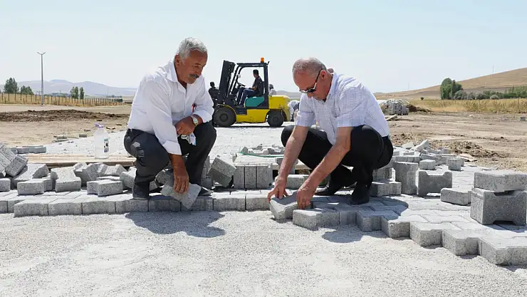 Tuşba Belediyesi'nden mahallelerde yol çalışması