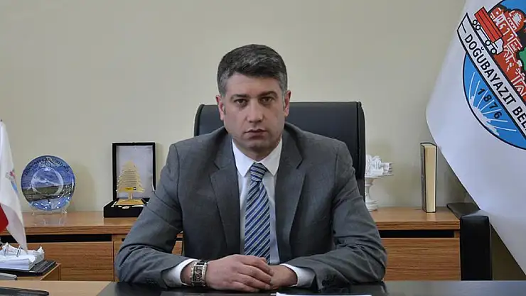 Ulaş Akhan kimdir?